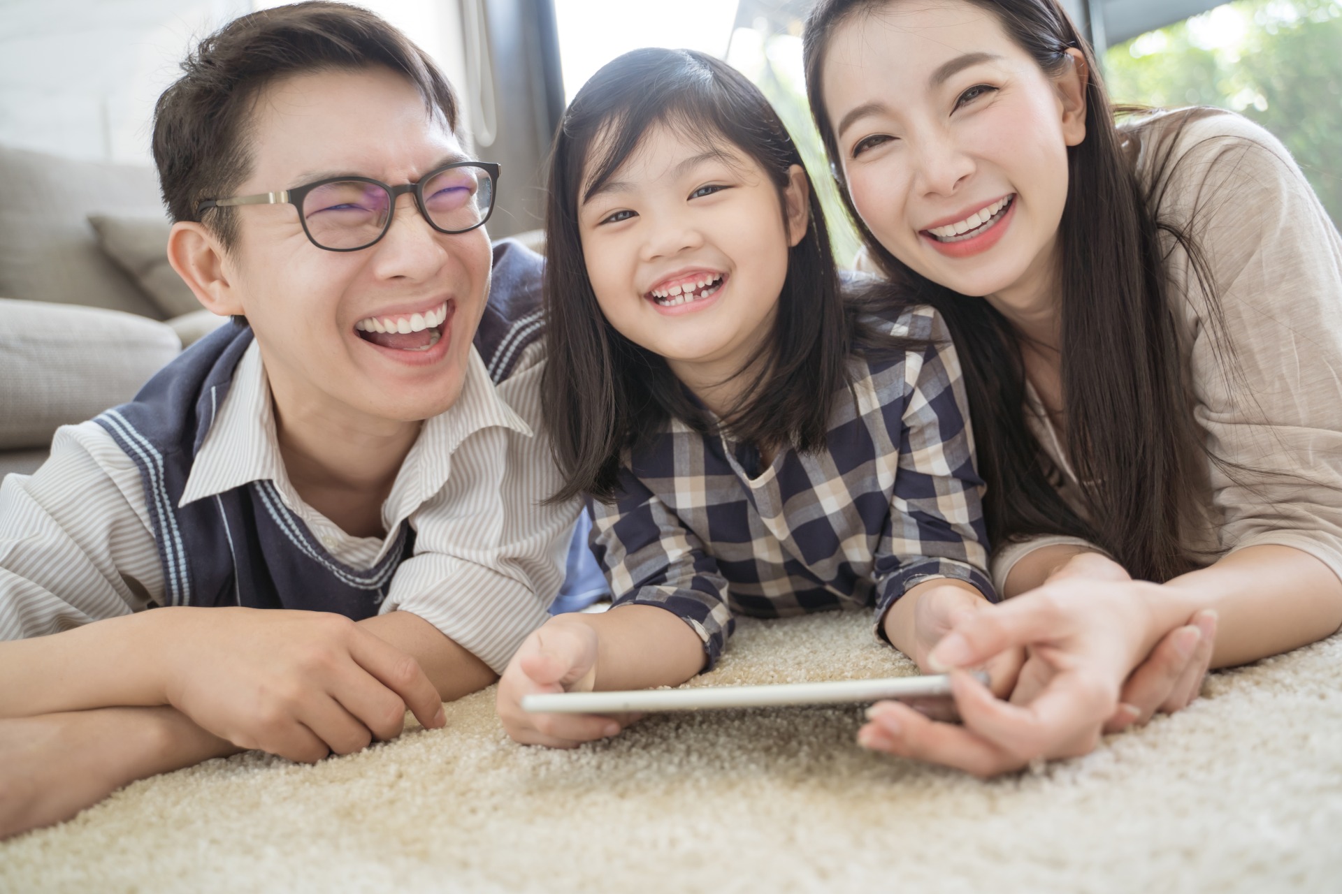 asian_family_smile